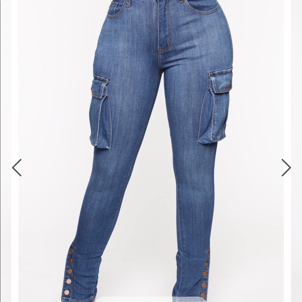 🌸Never worn. Cargo jeans